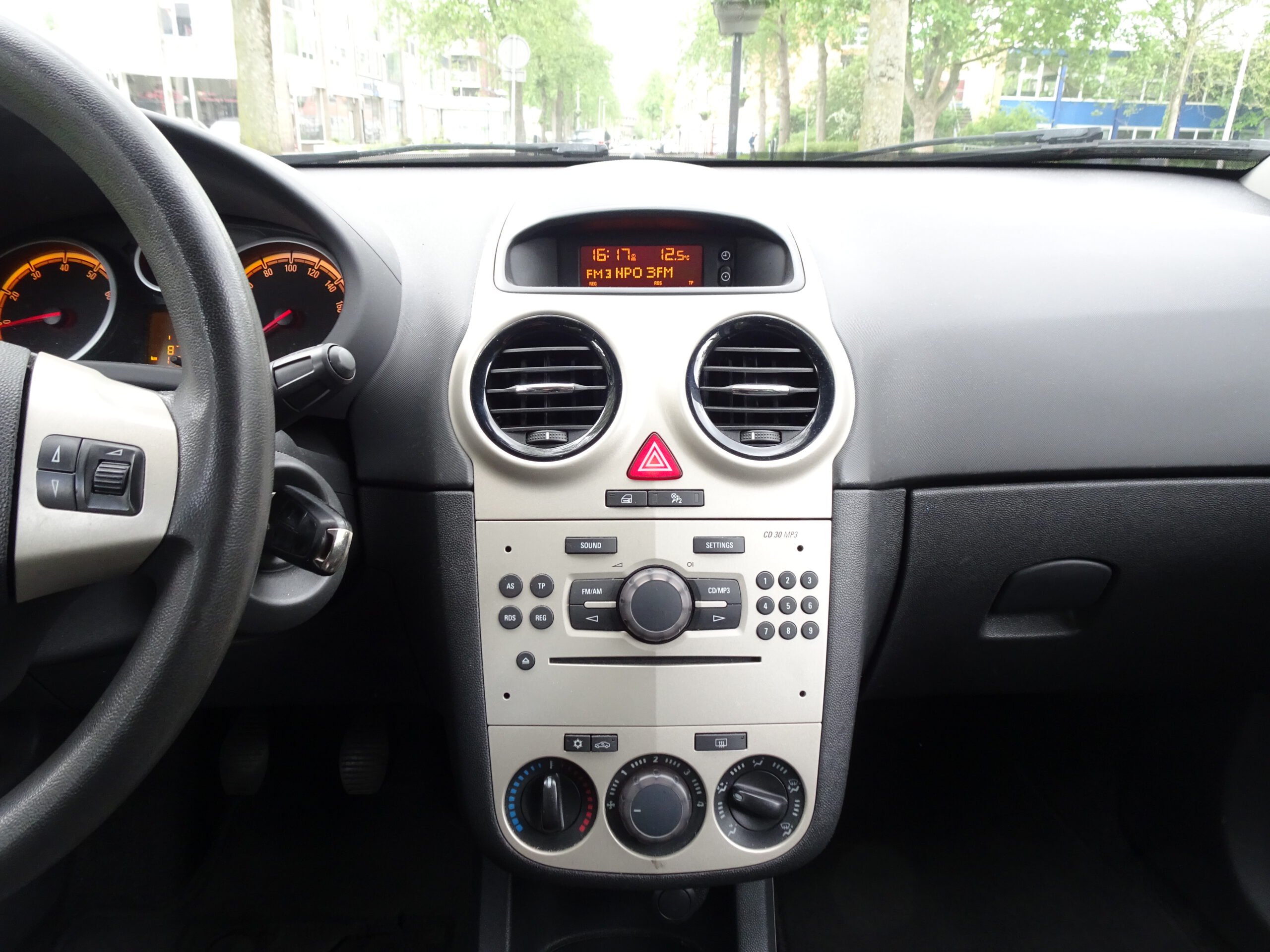 Opel Corsa 1.2 80pk 5DR