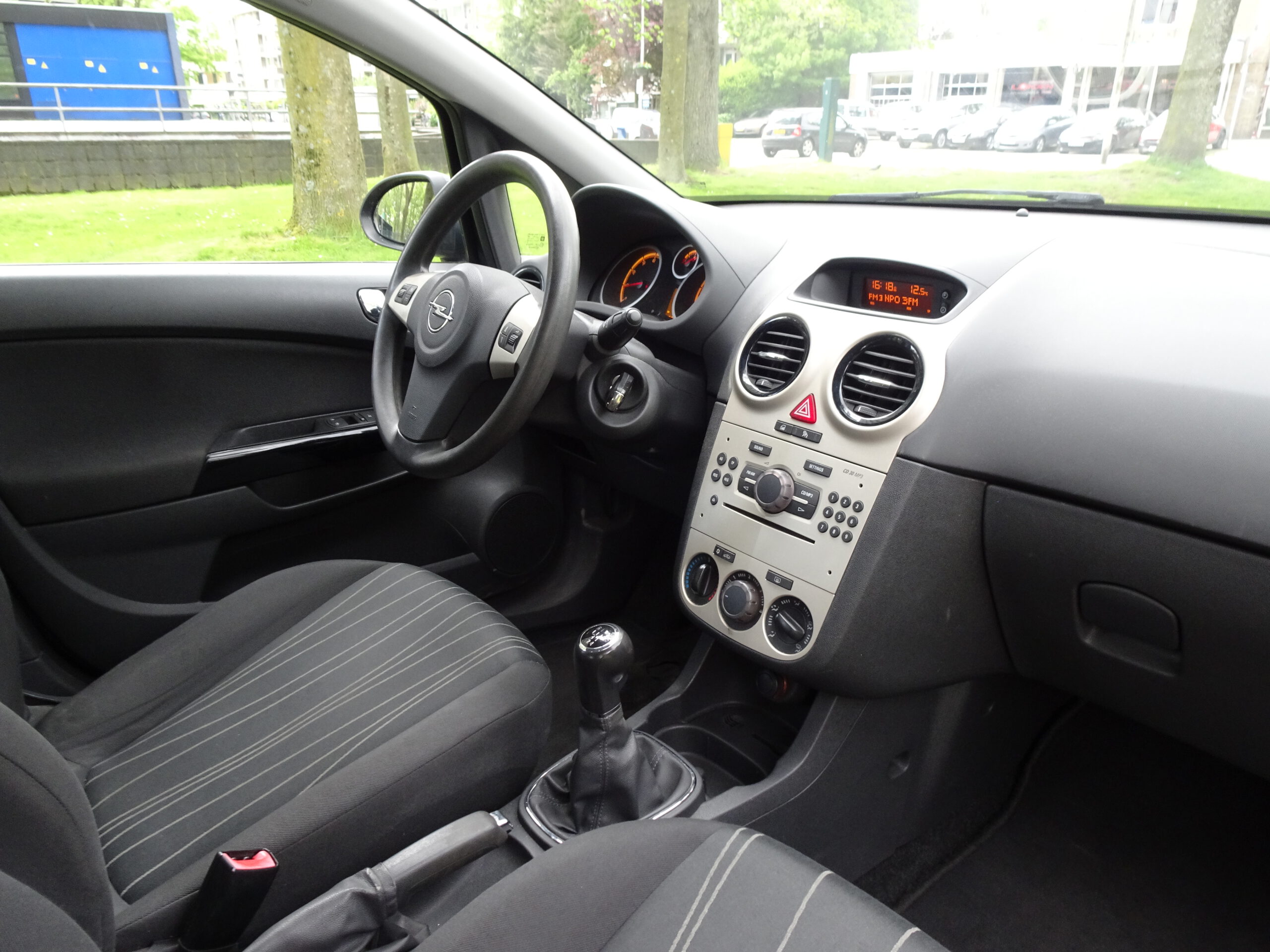 Opel Corsa 1.2 80pk 5DR