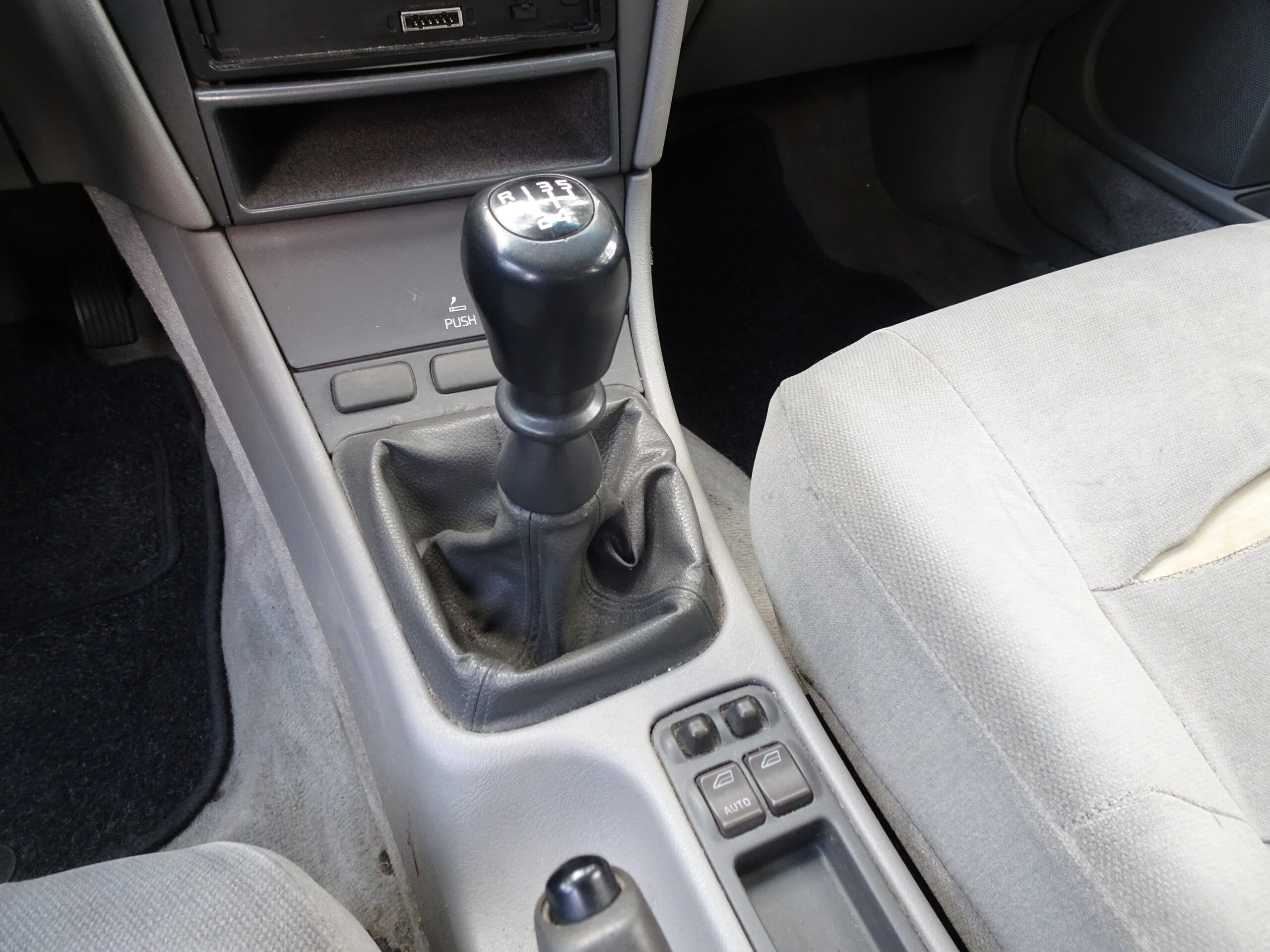 Volvo S40 2.0 Exclusive 137pk 5DR