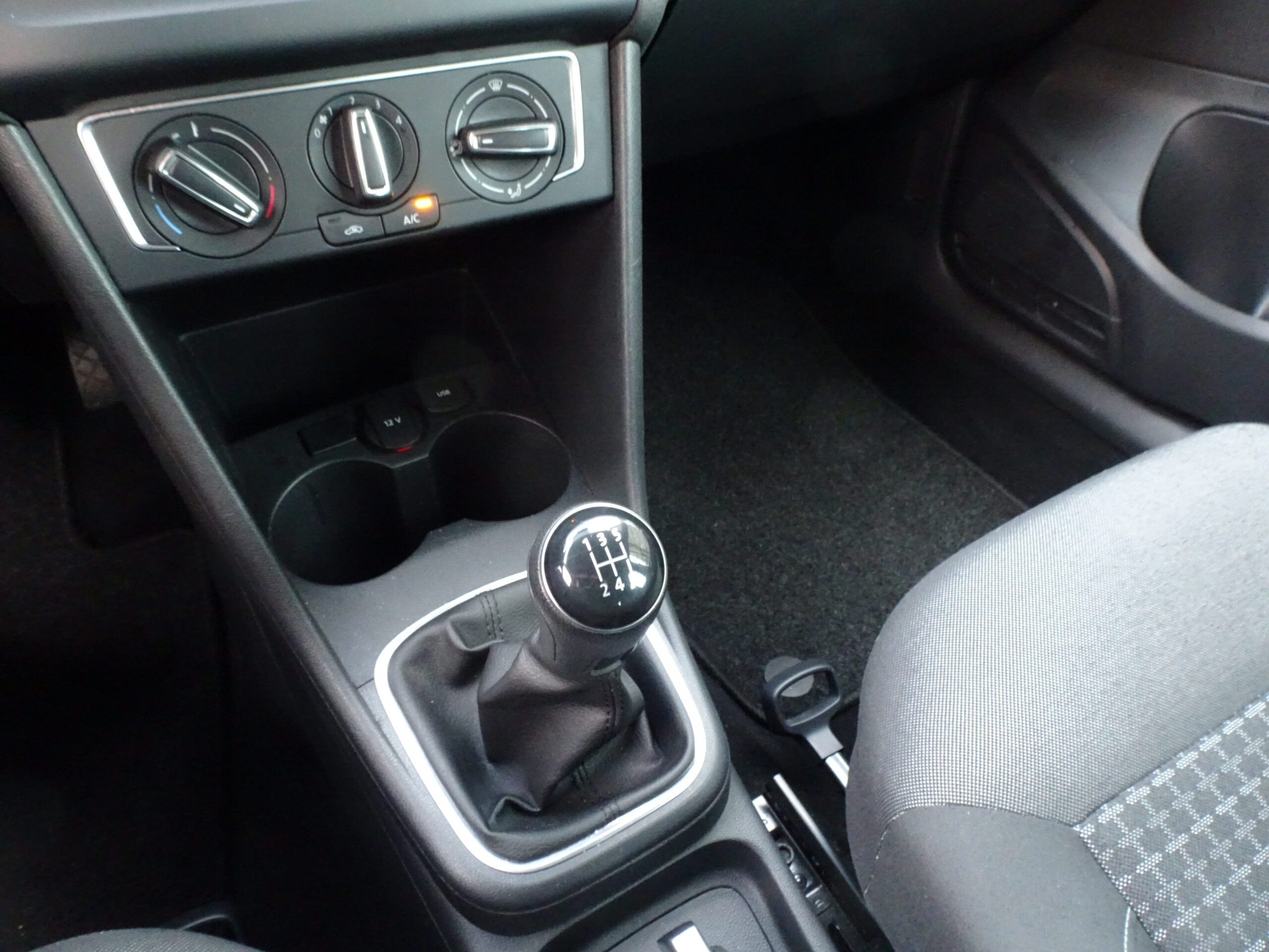 Volkswagen Polo 1.0 75pk 5DR
