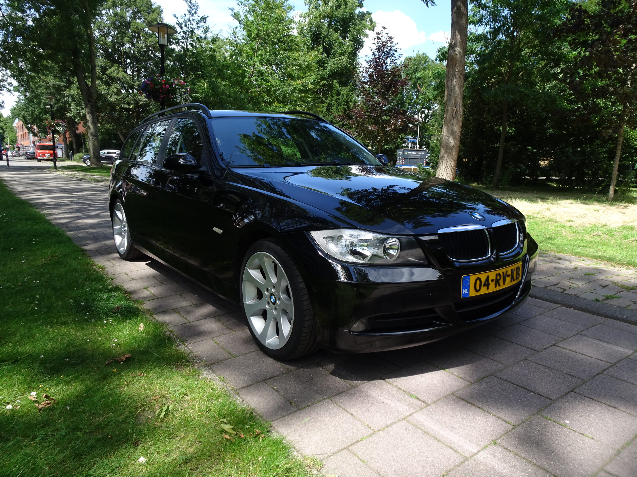 BMW 320i 2.0 150pk 5DR