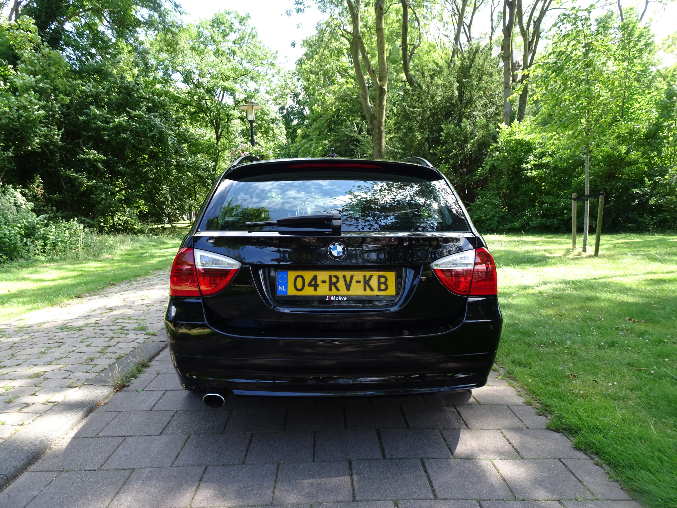 BMW 320i 2.0 150pk 5DR