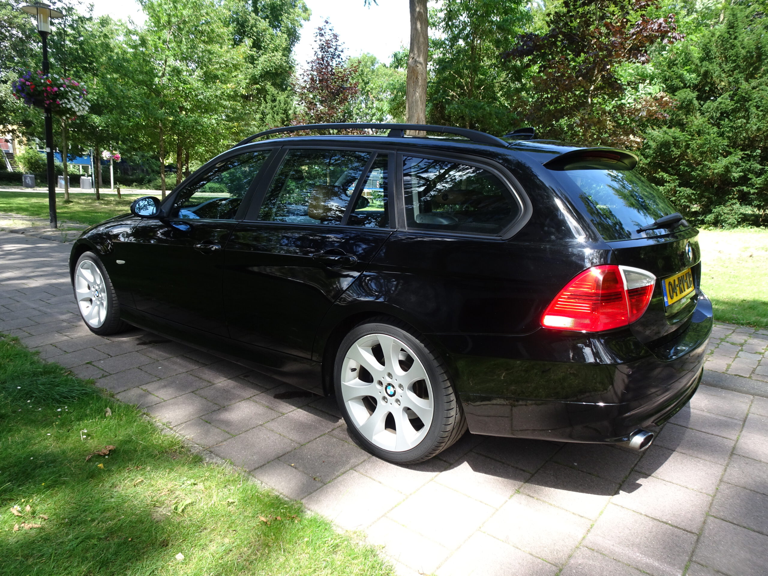 BMW 320i 2.0 150pk 5DR