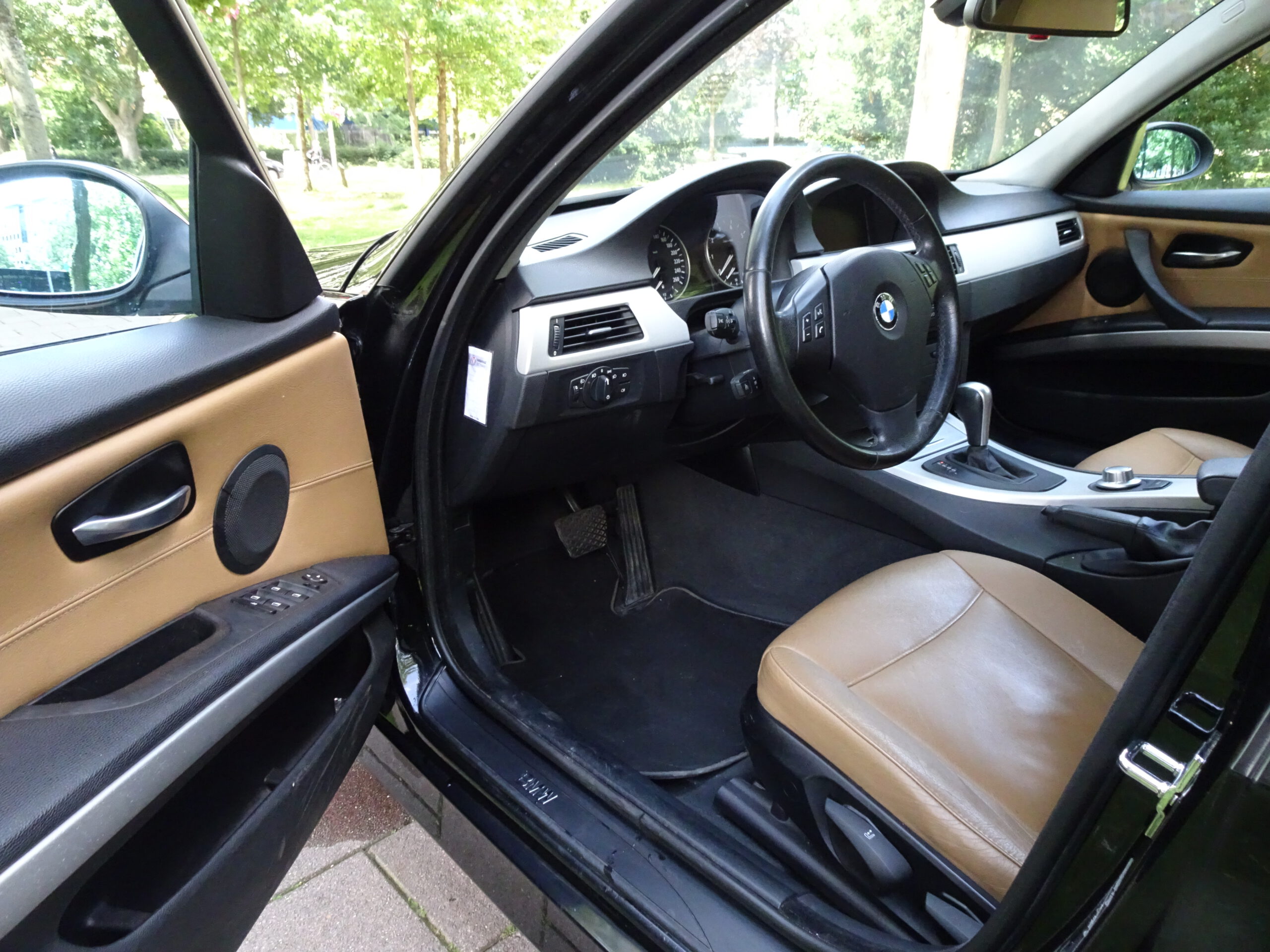 BMW 320i 2.0 150pk 5DR