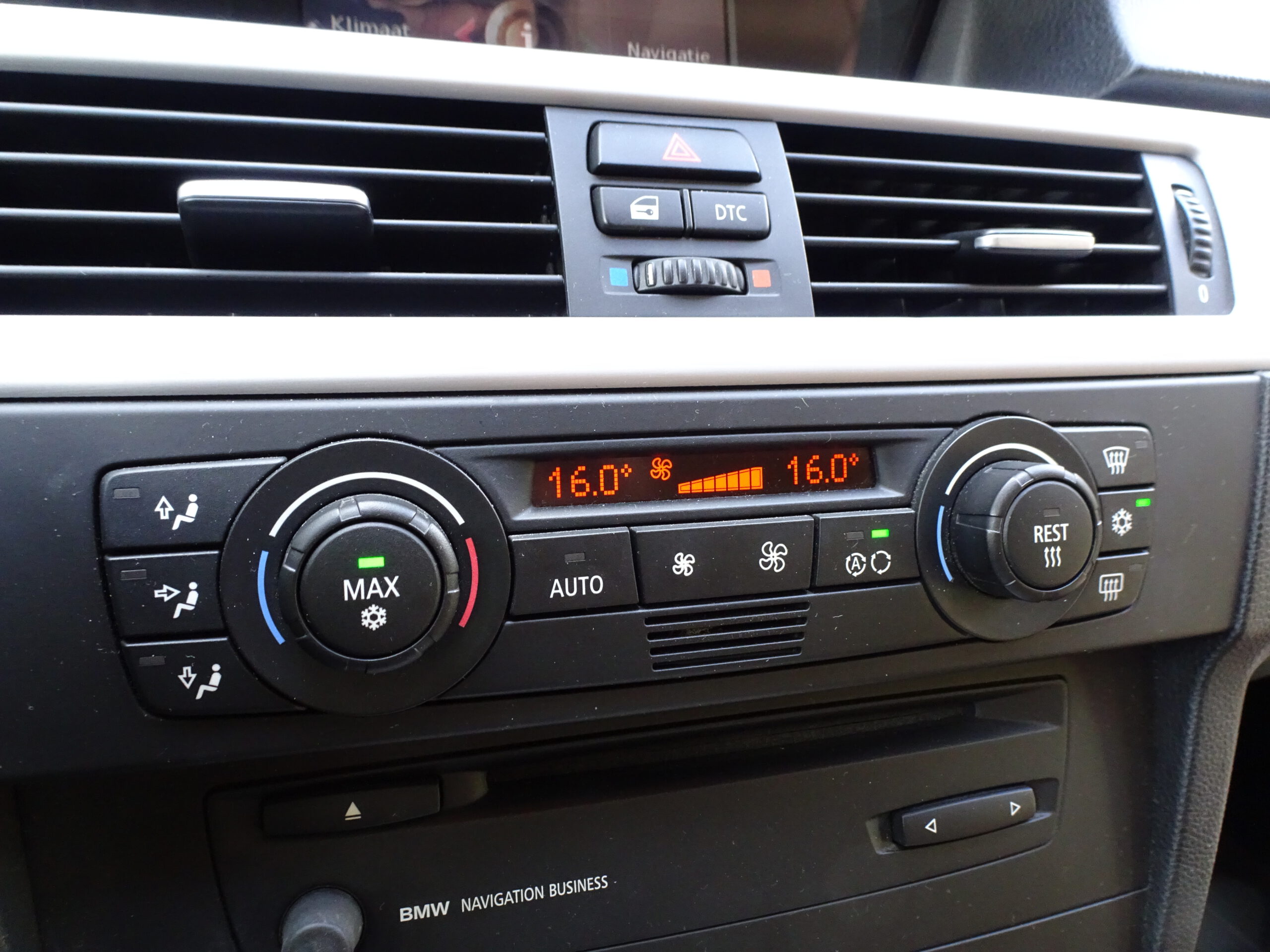 BMW 320i 2.0 150pk 5DR