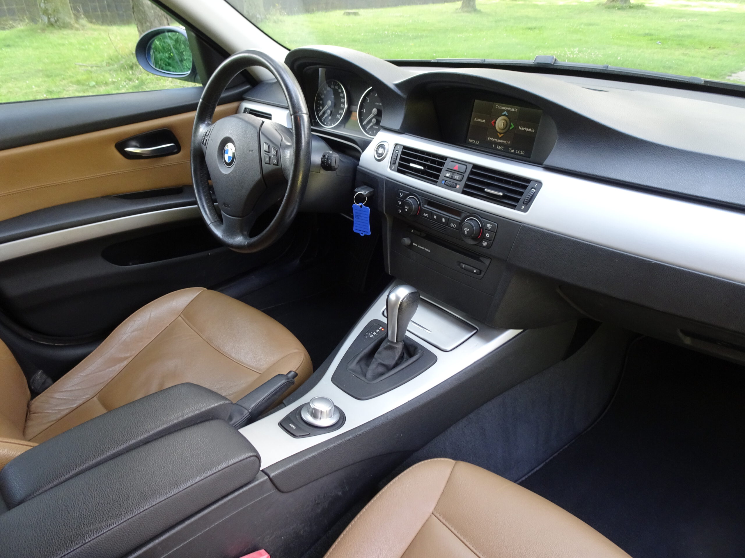 BMW 320i 2.0 150pk 5DR
