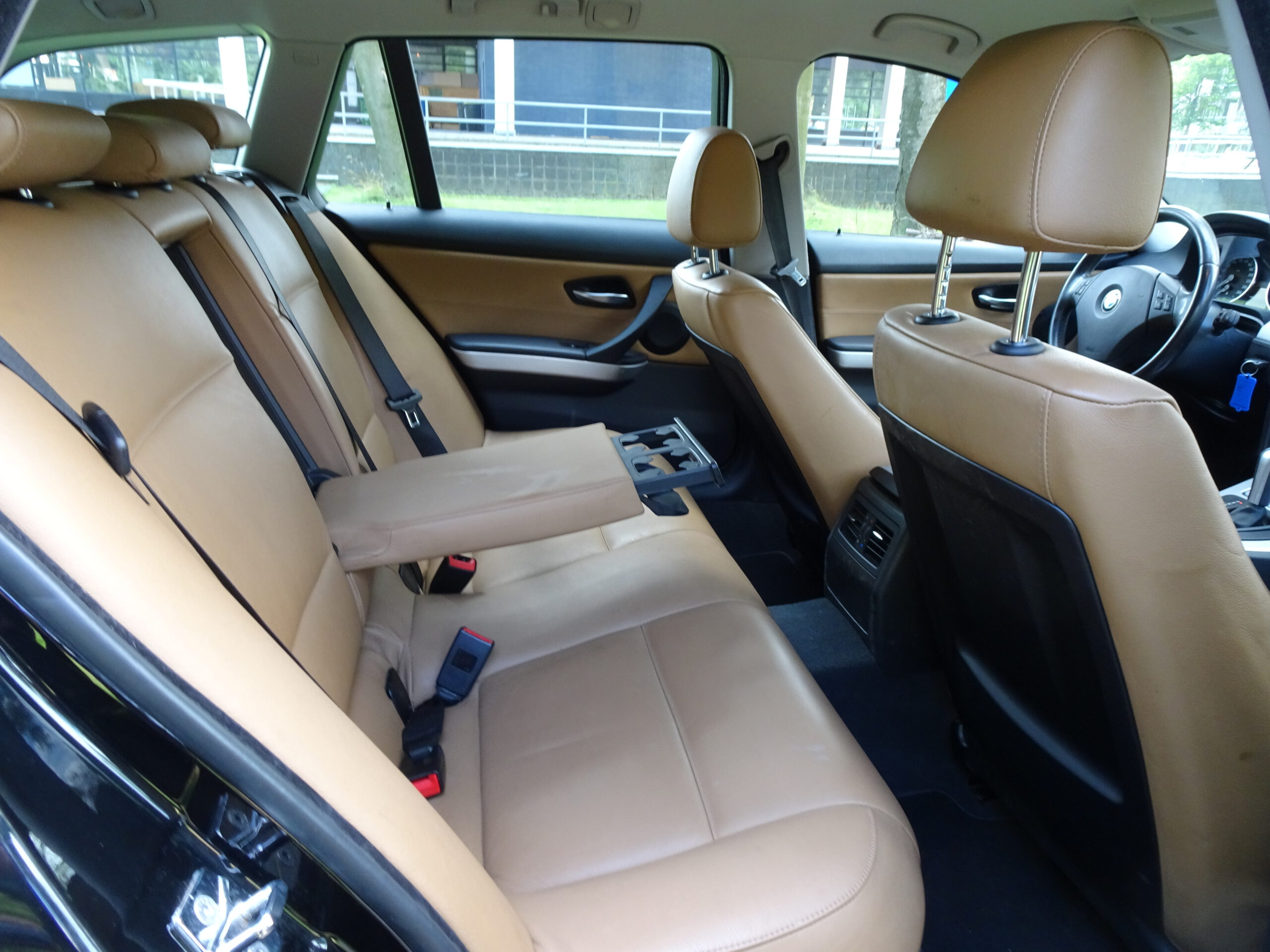 BMW 320i 2.0 150pk 5DR